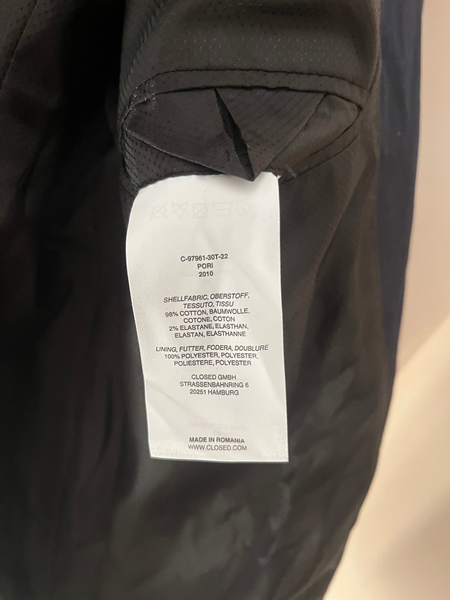 Closed Coat
