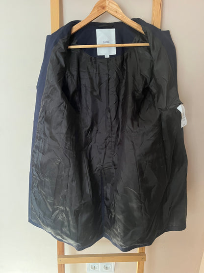 Closed Coat
